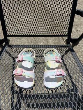 Kids' Iridescent Pastel Buckle Sandals - Pink Accents
